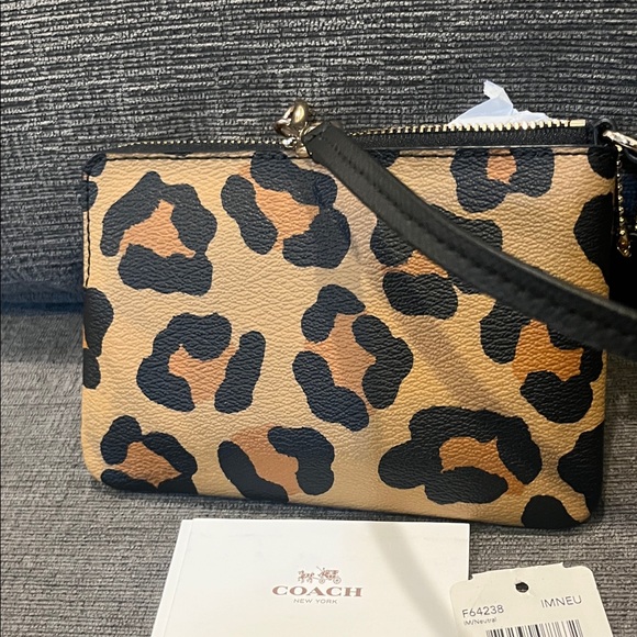 Coach Brand New Animal Print Wristlet in Tan and Black. - Picture 6 of 9